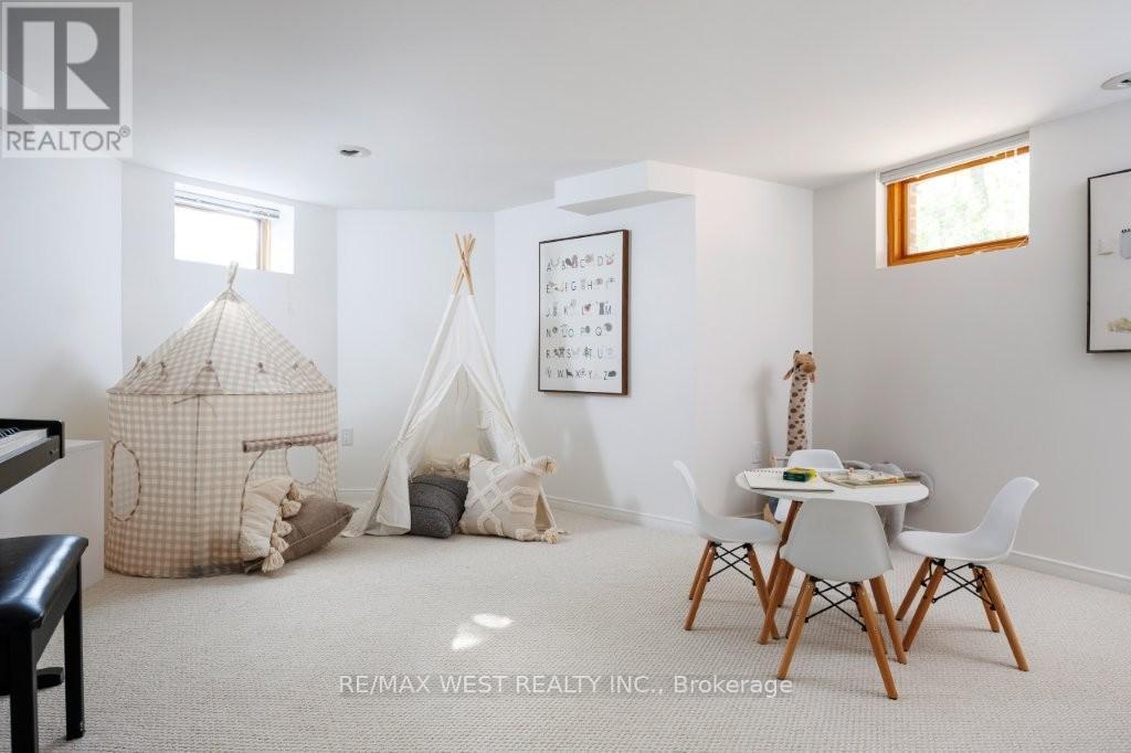 207 Ellis Avenue, Toronto, Ontario  M6S 2X4 - Photo 34 - W12485337