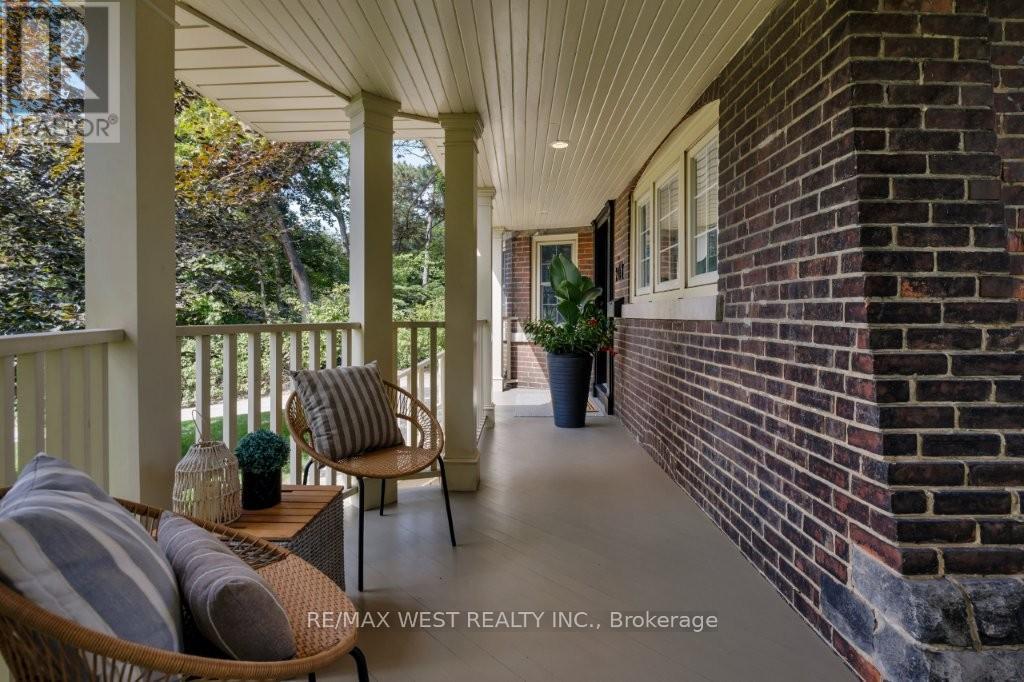 207 Ellis Avenue, Toronto, Ontario  M6S 2X4 - Photo 37 - W12485337