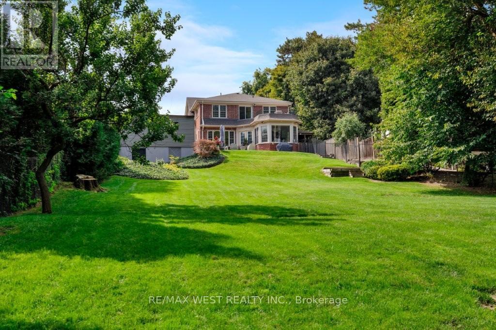 207 Ellis Avenue, Toronto, Ontario  M6S 2X4 - Photo 45 - W12485337