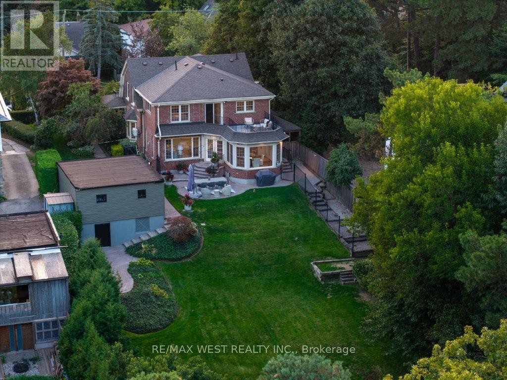 207 Ellis Avenue, Toronto, Ontario  M6S 2X4 - Photo 46 - W12485337