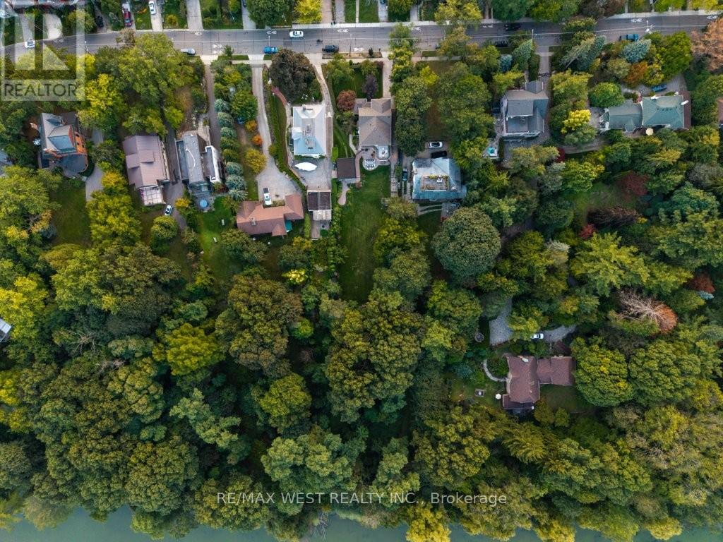 207 Ellis Avenue, Toronto, Ontario  M6S 2X4 - Photo 48 - W12485337