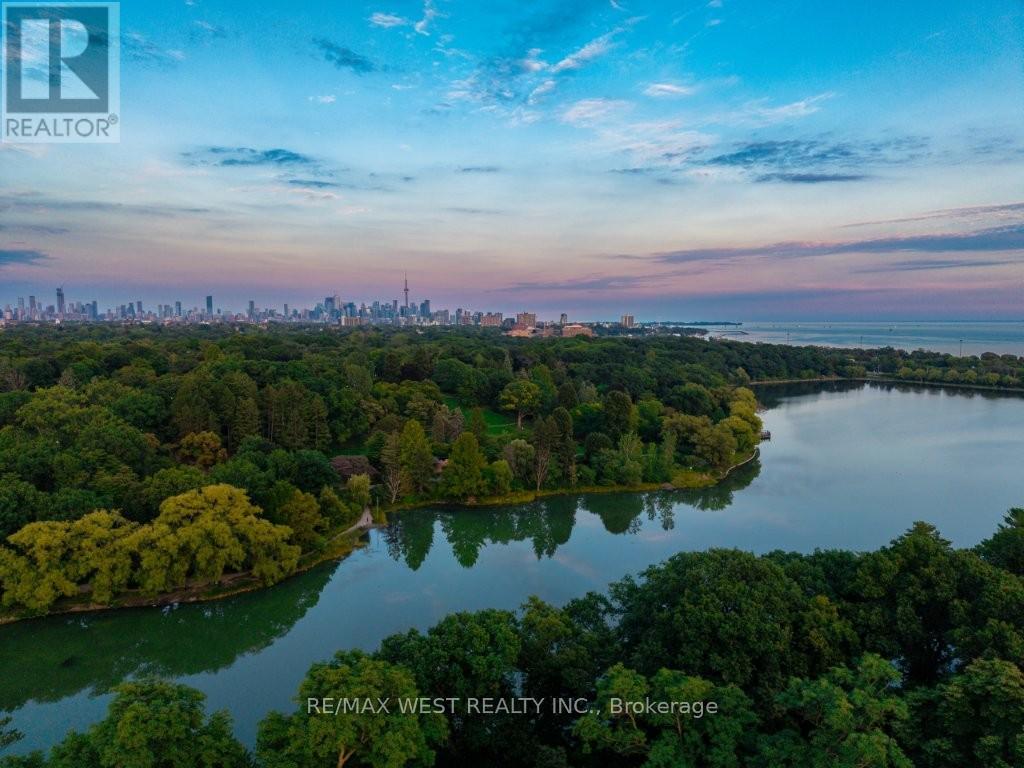 207 Ellis Avenue, Toronto, Ontario  M6S 2X4 - Photo 49 - W12485337