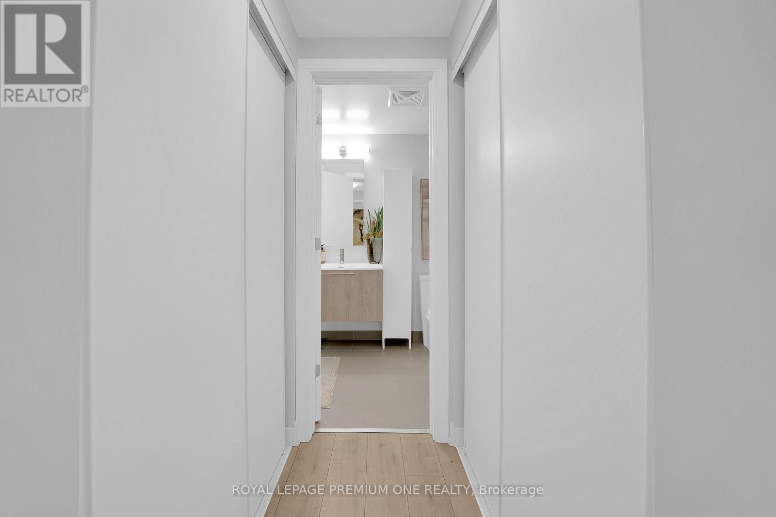 13 - 66 Long Branch Avenue, Toronto, Ontario  M8W 3J4 - Photo 10 - W12485362