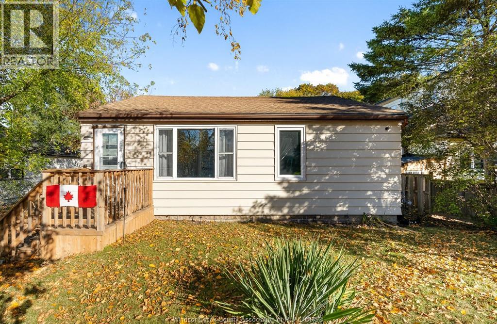694 ORCHARD AVENUE, sarnia, Ontario