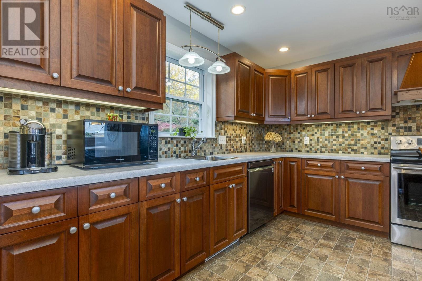 85 Knickle Road, Lunenburg, Nova Scotia  B0J 2C0 - Photo 11 - 202526451