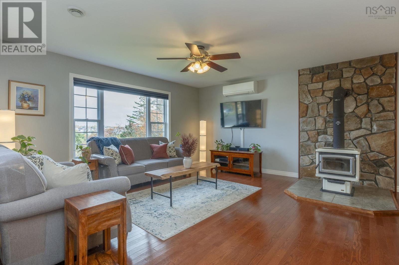 85 Knickle Road, Lunenburg, Nova Scotia  B0J 2C0 - Photo 2 - 202526451