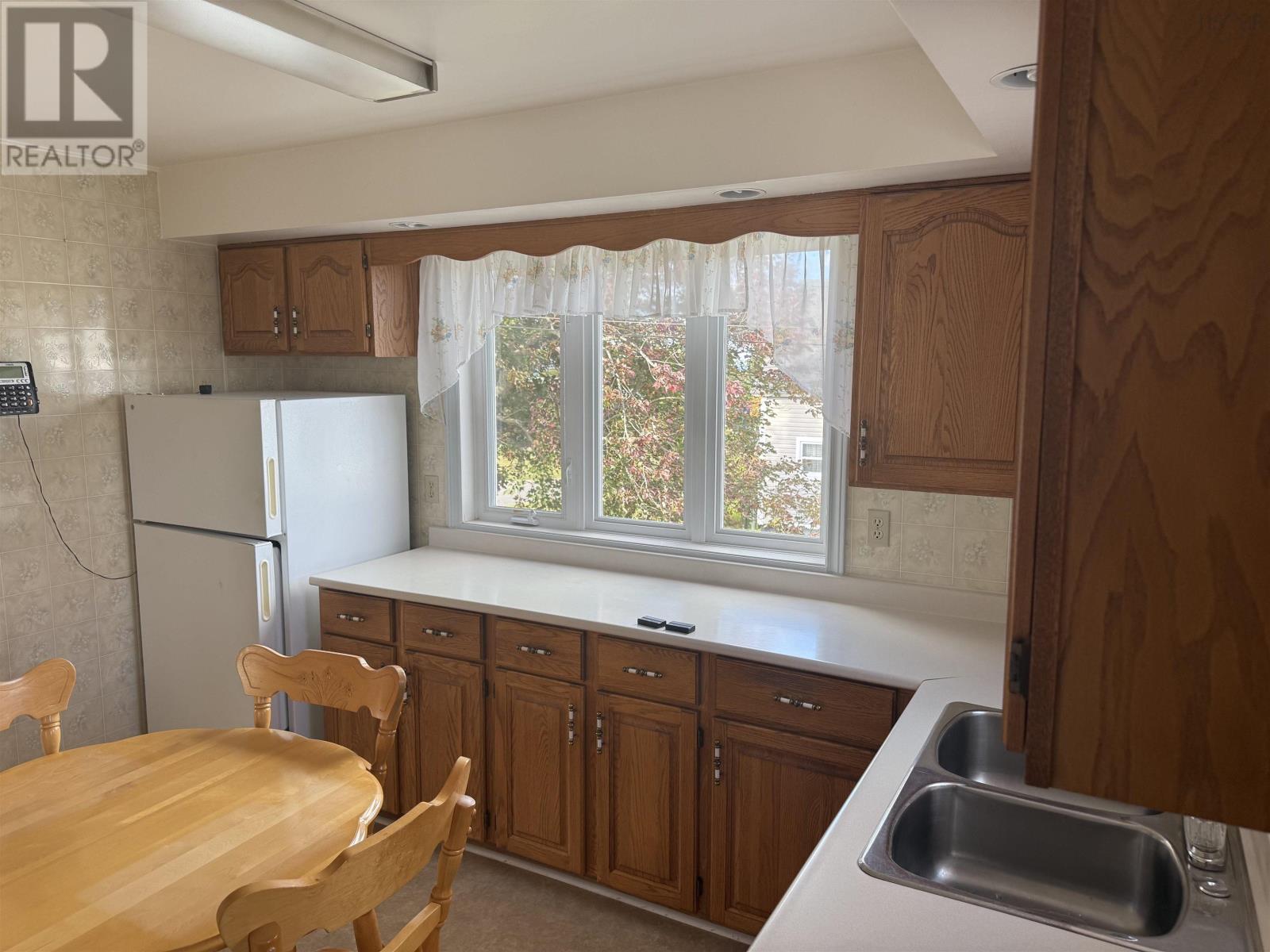 690 St. Joseph Street, New Waterford, Nova Scotia  B1H 4G6 - Photo 18 - 202524704