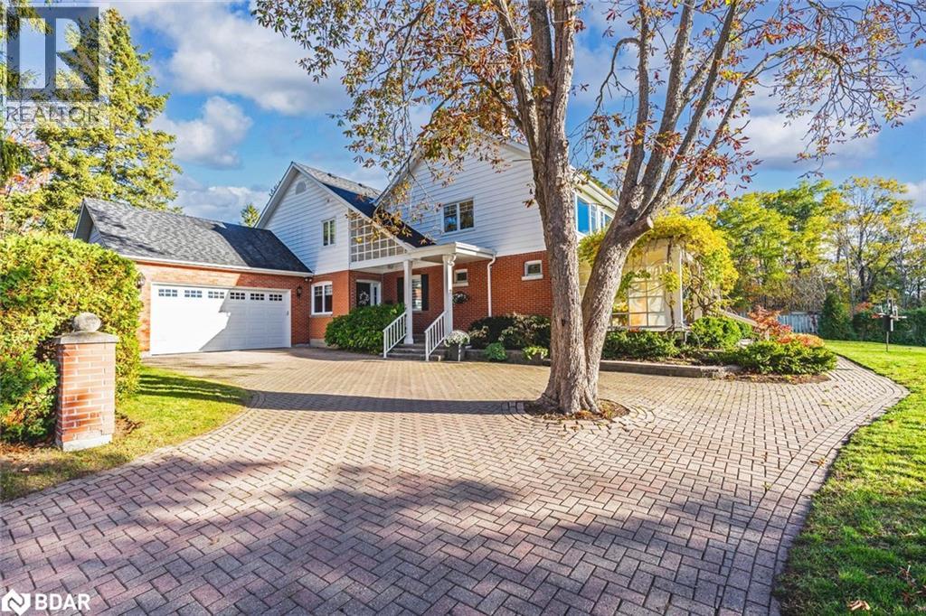 150 Collingwood Street, Barrie, Ontario  L4M 5M3 - Photo 2 - 40779786