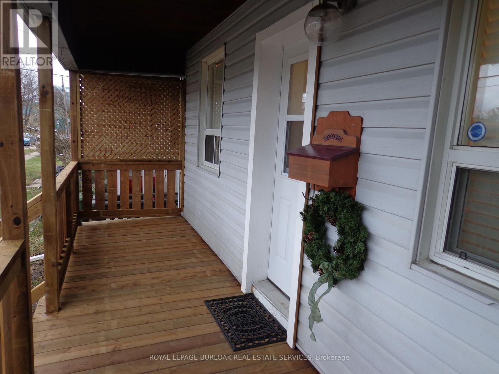 212 Mcanulty Boulevard, Hamilton, Ontario  L8H 3J1 - Photo 2 - X12485323