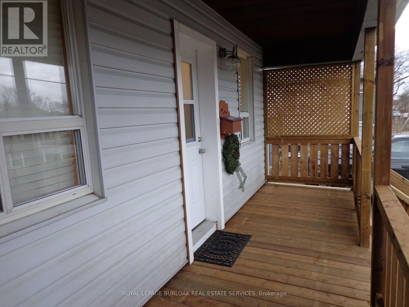 212 Mcanulty Boulevard, Hamilton, Ontario  L8H 3J1 - Photo 3 - X12485323