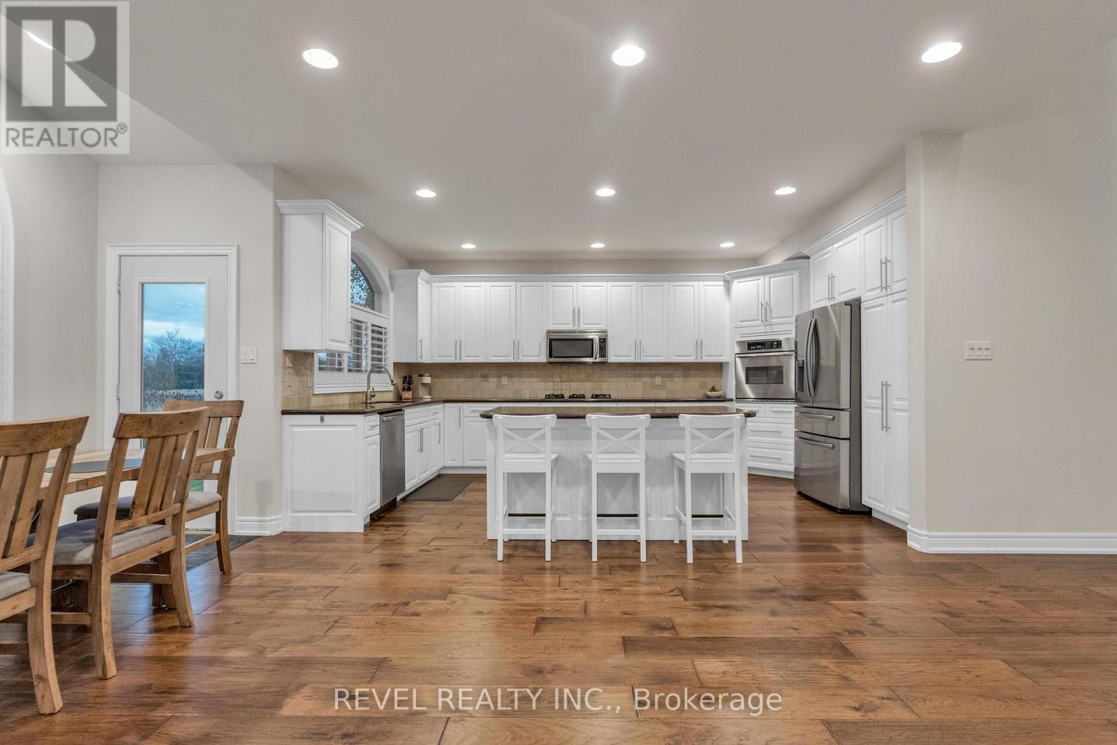 13 Switzer Crescent, Hamilton, Ontario  L0R 1C0 - Photo 11 - X12485369