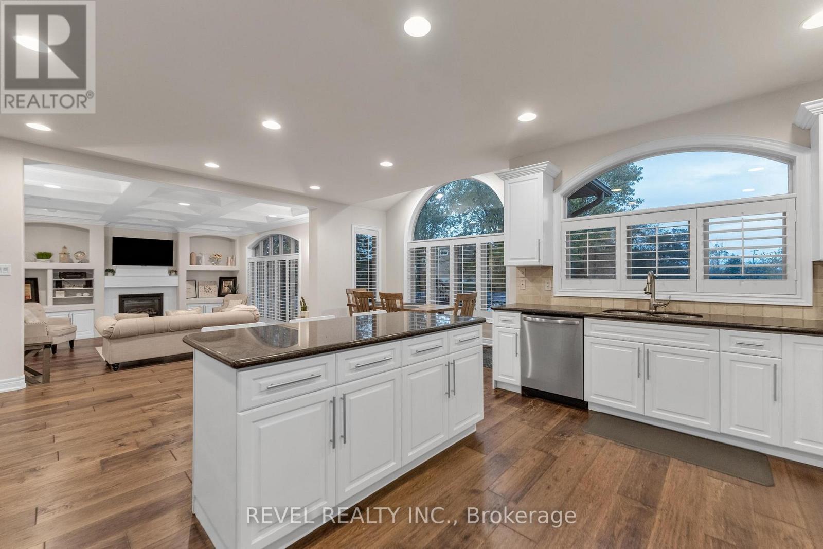 13 Switzer Crescent, Hamilton, Ontario  L0R 1C0 - Photo 12 - X12485369