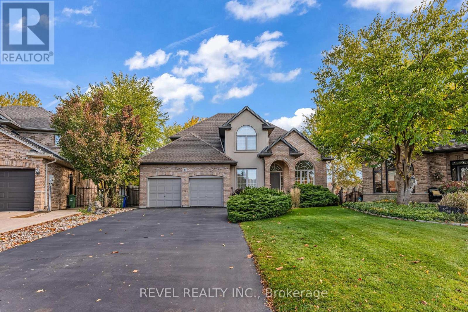 13 Switzer Crescent, Hamilton, Ontario  L0R 1C0 - Photo 2 - X12485369