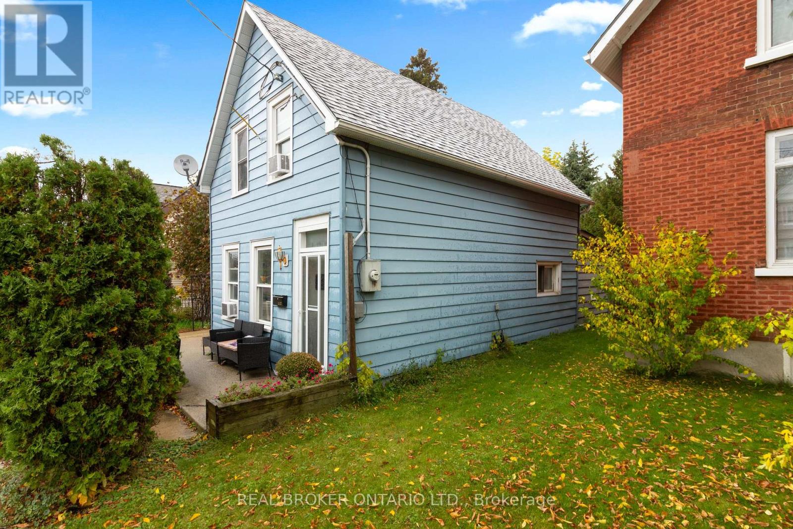 1323 2nd Avenue W, Owen Sound, Ontario  N4K 4N5 - Photo 2 - X12485384