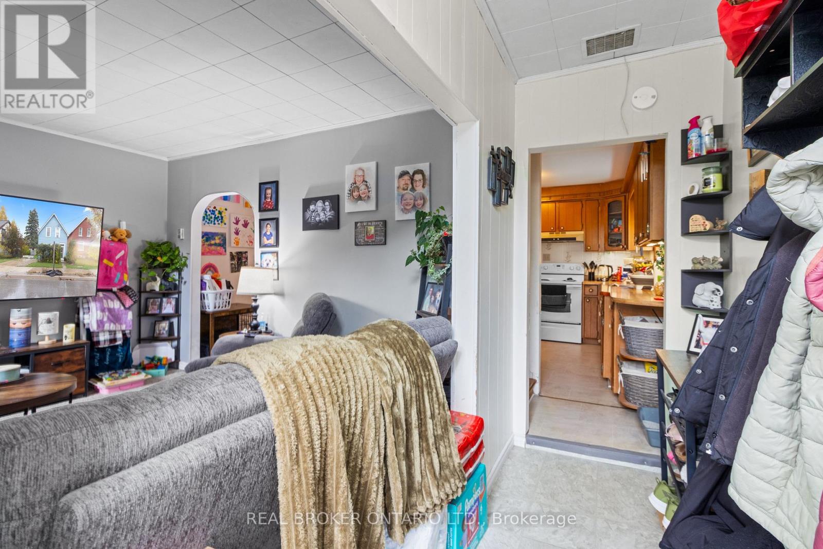 1323 2nd Avenue W, Owen Sound, Ontario  N4K 4N5 - Photo 7 - X12485384