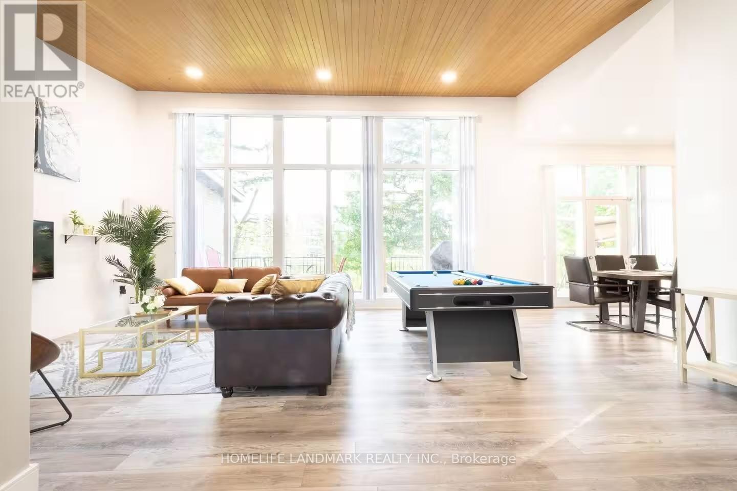 12 Blue Forest Drive, Toronto, Ontario  M3H 4W2 - Photo 3 - C12485390