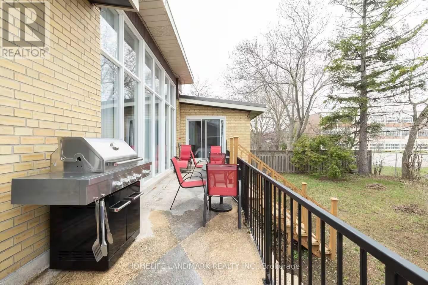 12 Blue Forest Drive, Toronto, Ontario  M3H 4W2 - Photo 38 - C12485390