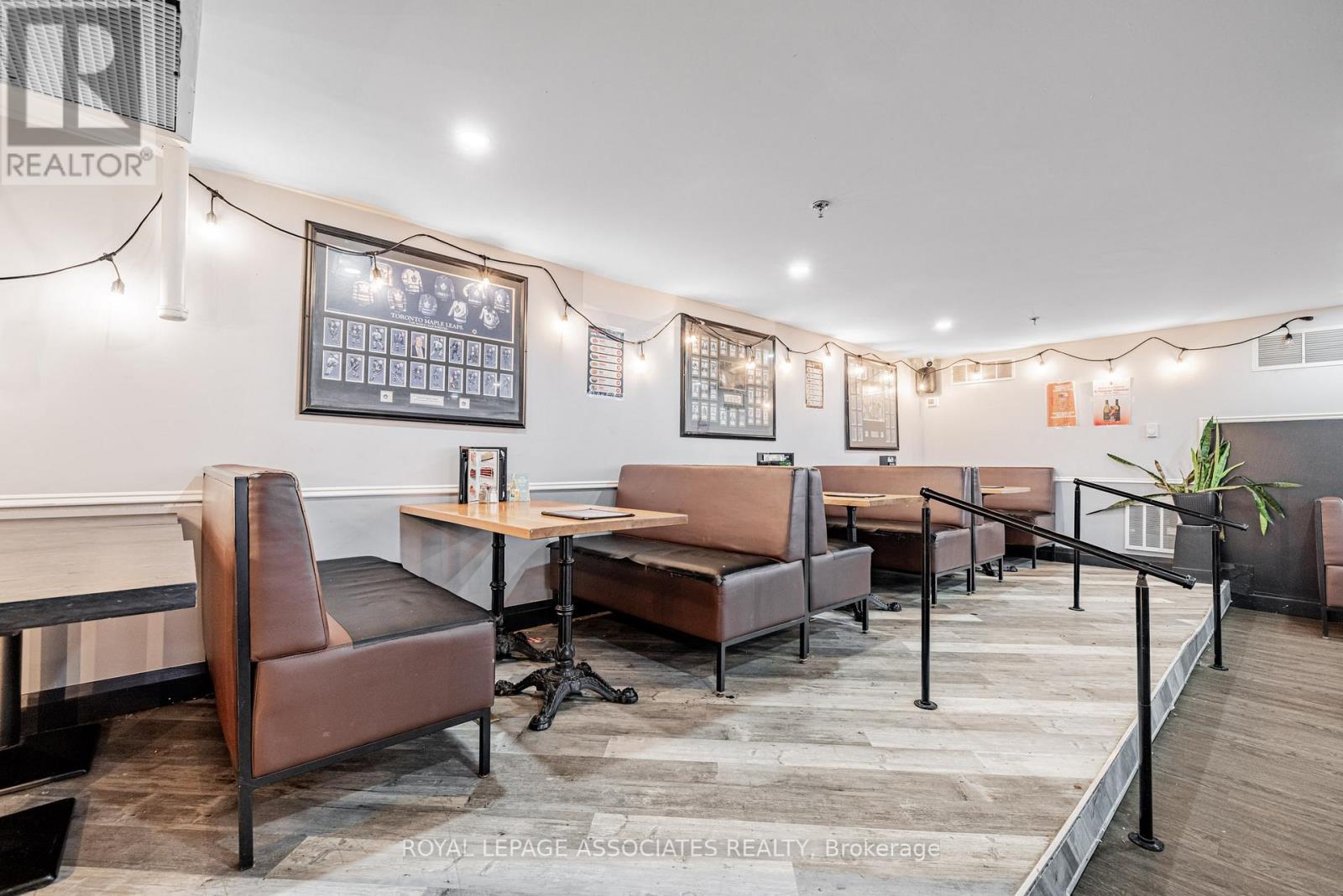 49 St Clair Avenue W, Toronto, Ontario  M4V 3A5 - Photo 11 - C12485415