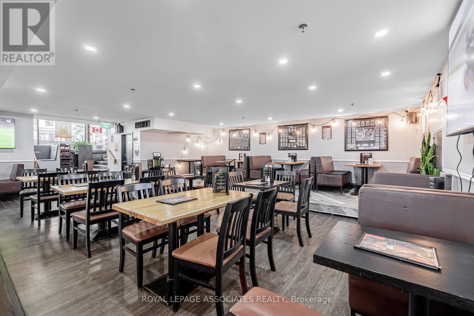 49 St Clair Avenue W, Toronto, Ontario  M4V 3A5 - Photo 14 - C12485415