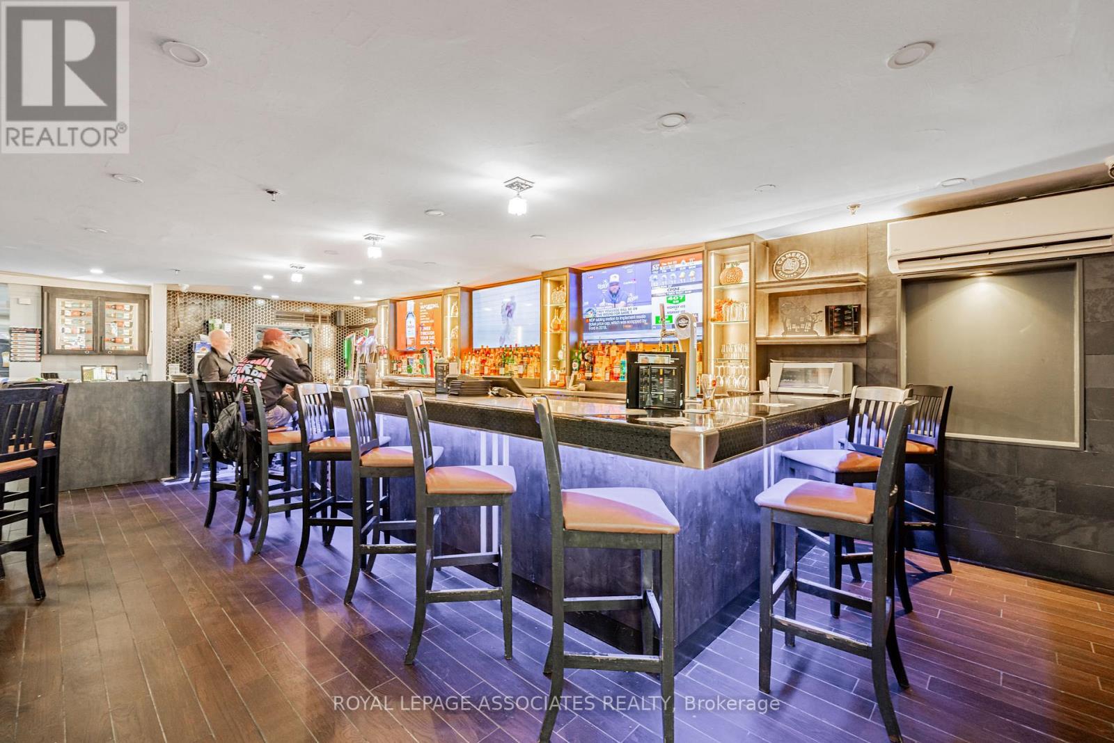 49 St Clair Avenue W, Toronto, Ontario  M4V 3A5 - Photo 17 - C12485415