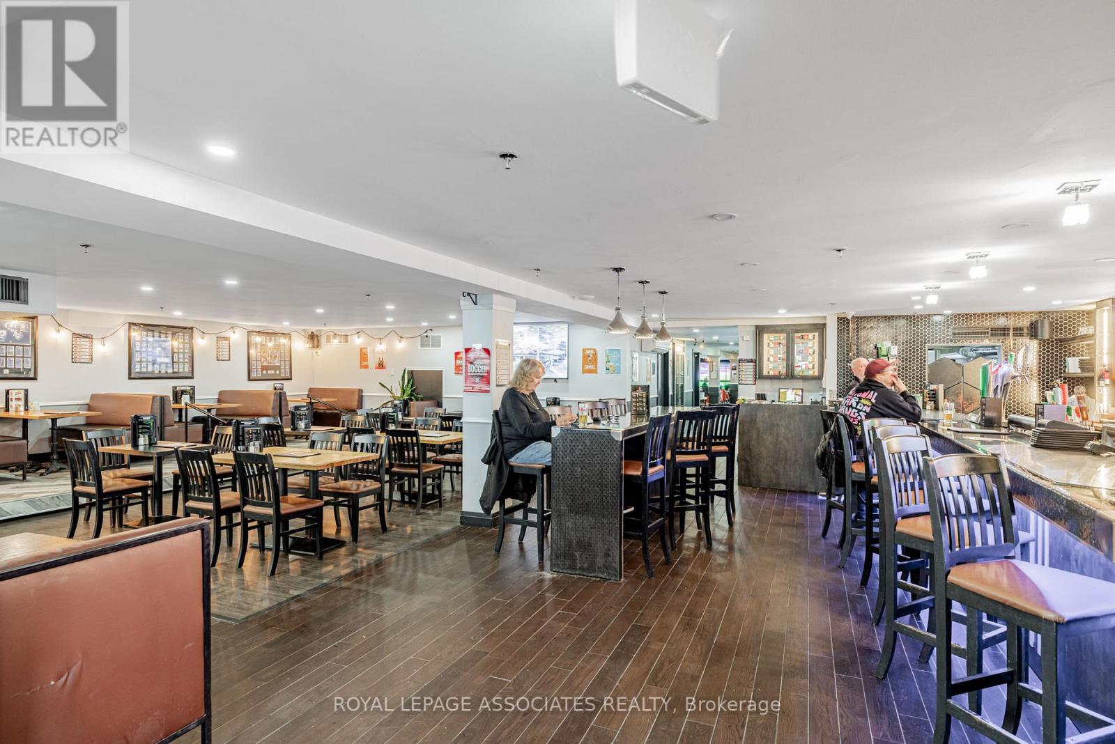 49 St Clair Avenue W, Toronto, Ontario  M4V 3A5 - Photo 18 - C12485415