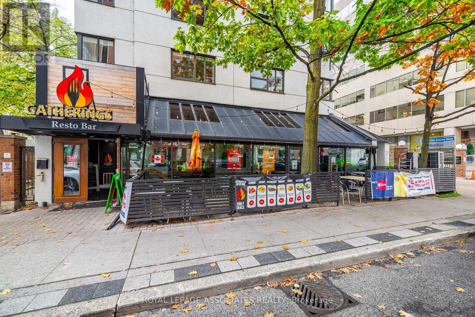 49 St Clair Avenue W, Toronto, Ontario  M4V 3A5 - Photo 2 - C12485415