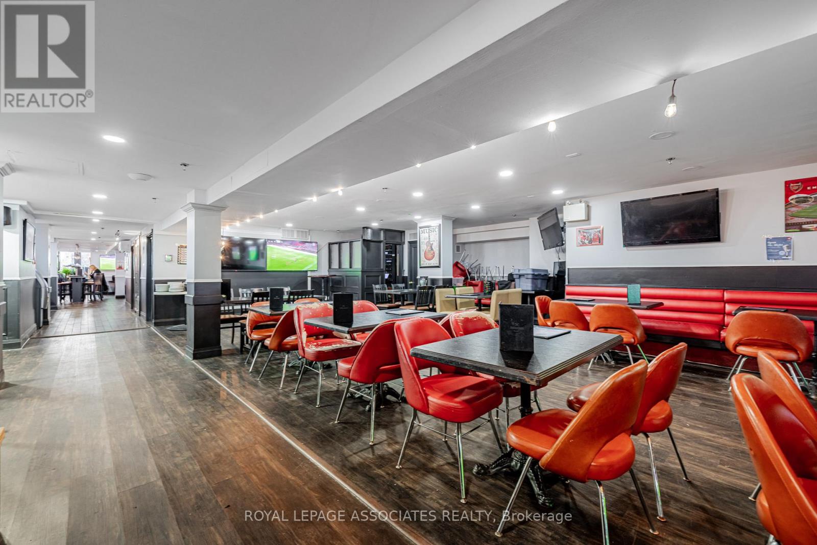 49 St Clair Avenue W, Toronto, Ontario  M4V 3A5 - Photo 24 - C12485415