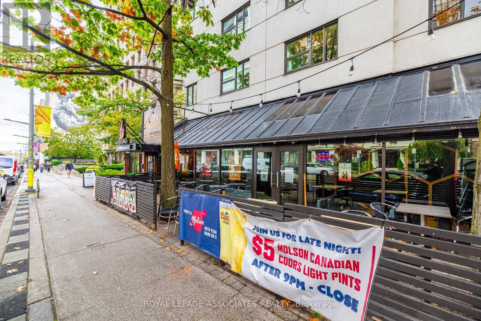 49 St Clair Avenue W, Toronto, Ontario  M4V 3A5 - Photo 3 - C12485415