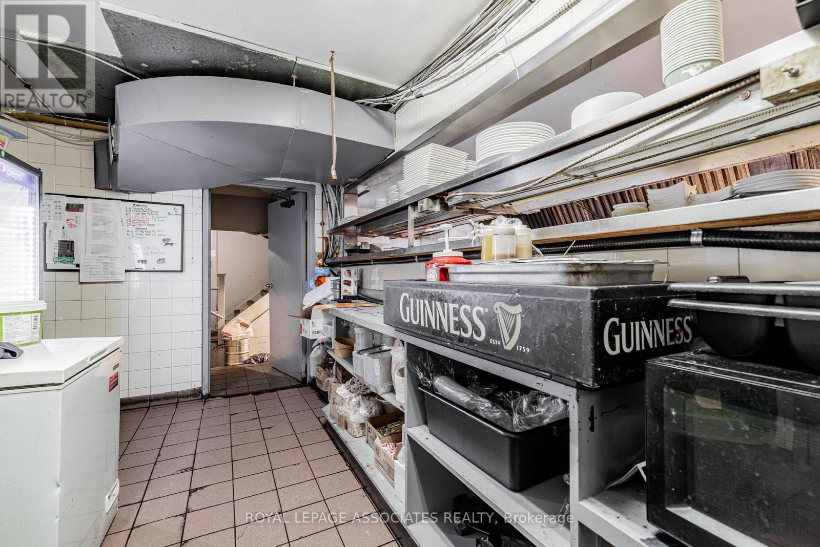 49 St Clair Avenue W, Toronto, Ontario  M4V 3A5 - Photo 37 - C12485415