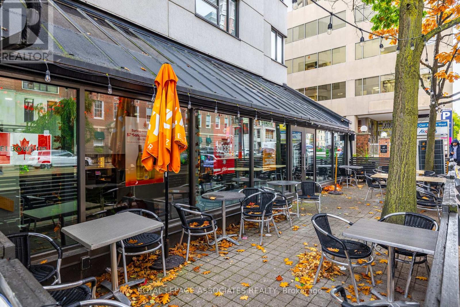49 St Clair Avenue W, Toronto, Ontario  M4V 3A5 - Photo 4 - C12485415