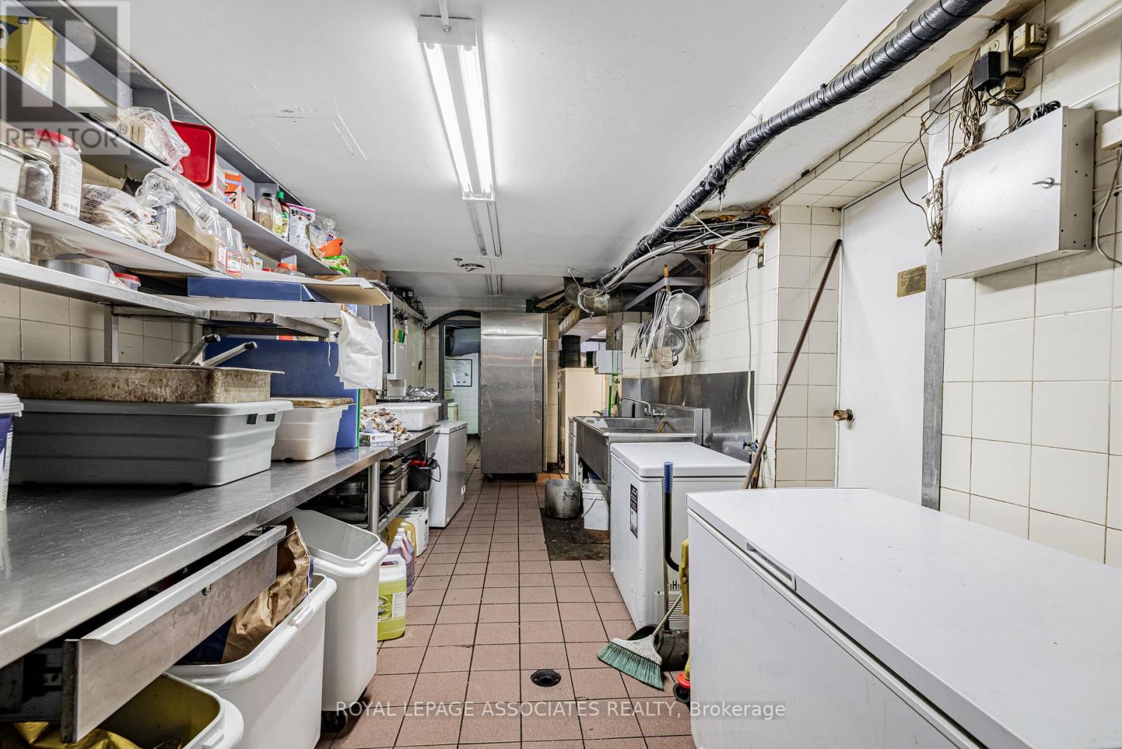 49 St Clair Avenue W, Toronto, Ontario  M4V 3A5 - Photo 40 - C12485415