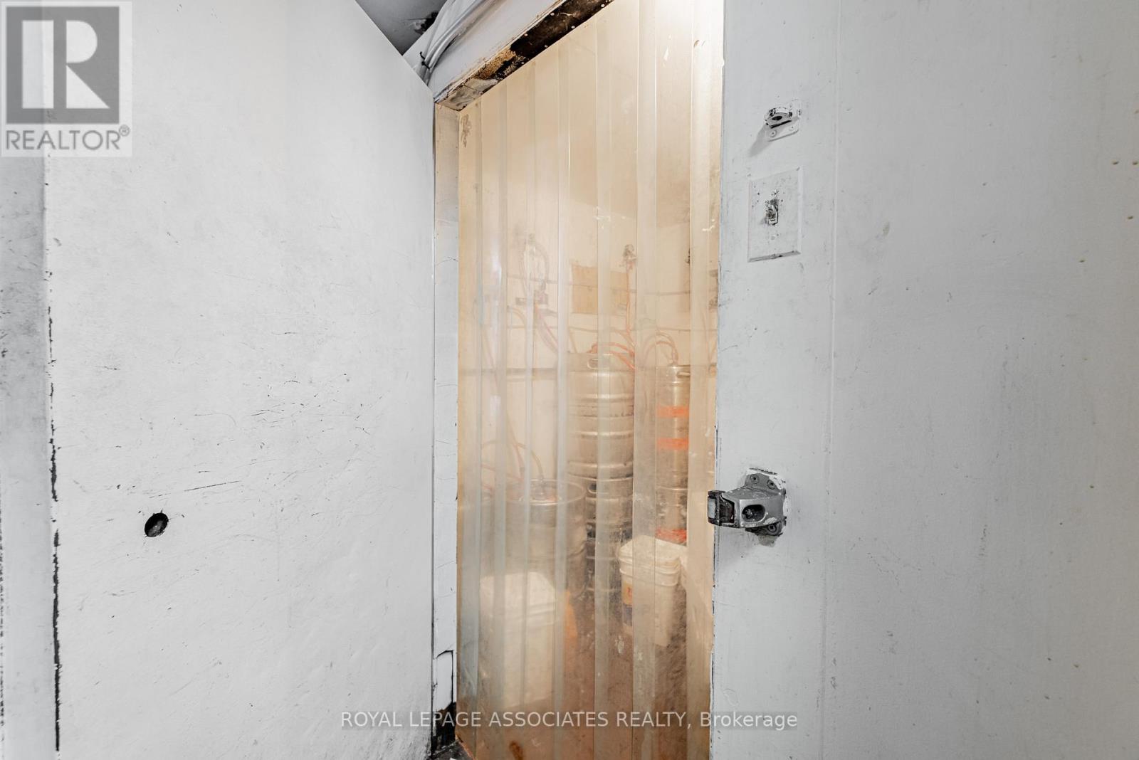 49 St Clair Avenue W, Toronto, Ontario  M4V 3A5 - Photo 41 - C12485415