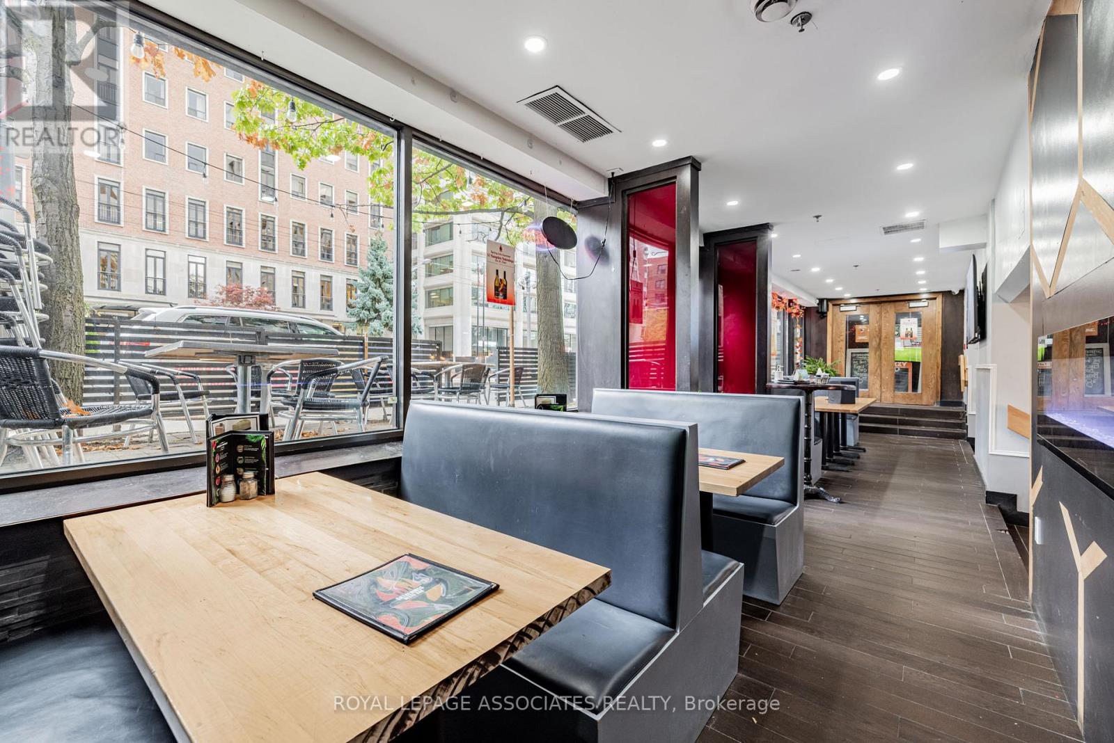 49 St Clair Avenue W, Toronto, Ontario  M4V 3A5 - Photo 8 - C12485415