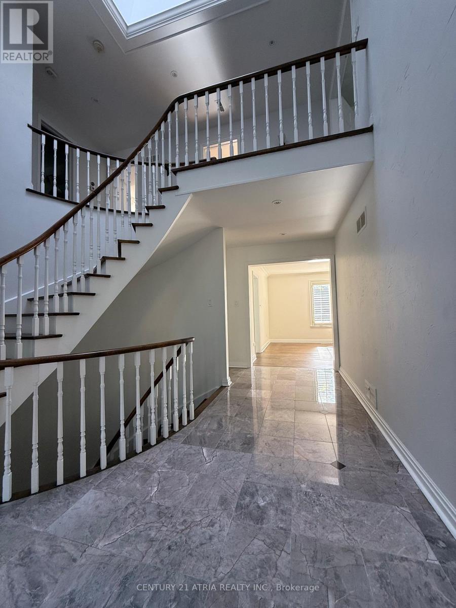 15 Old Colony Road, Toronto, Ontario  M2L 2J7 - Photo 2 - C12485421