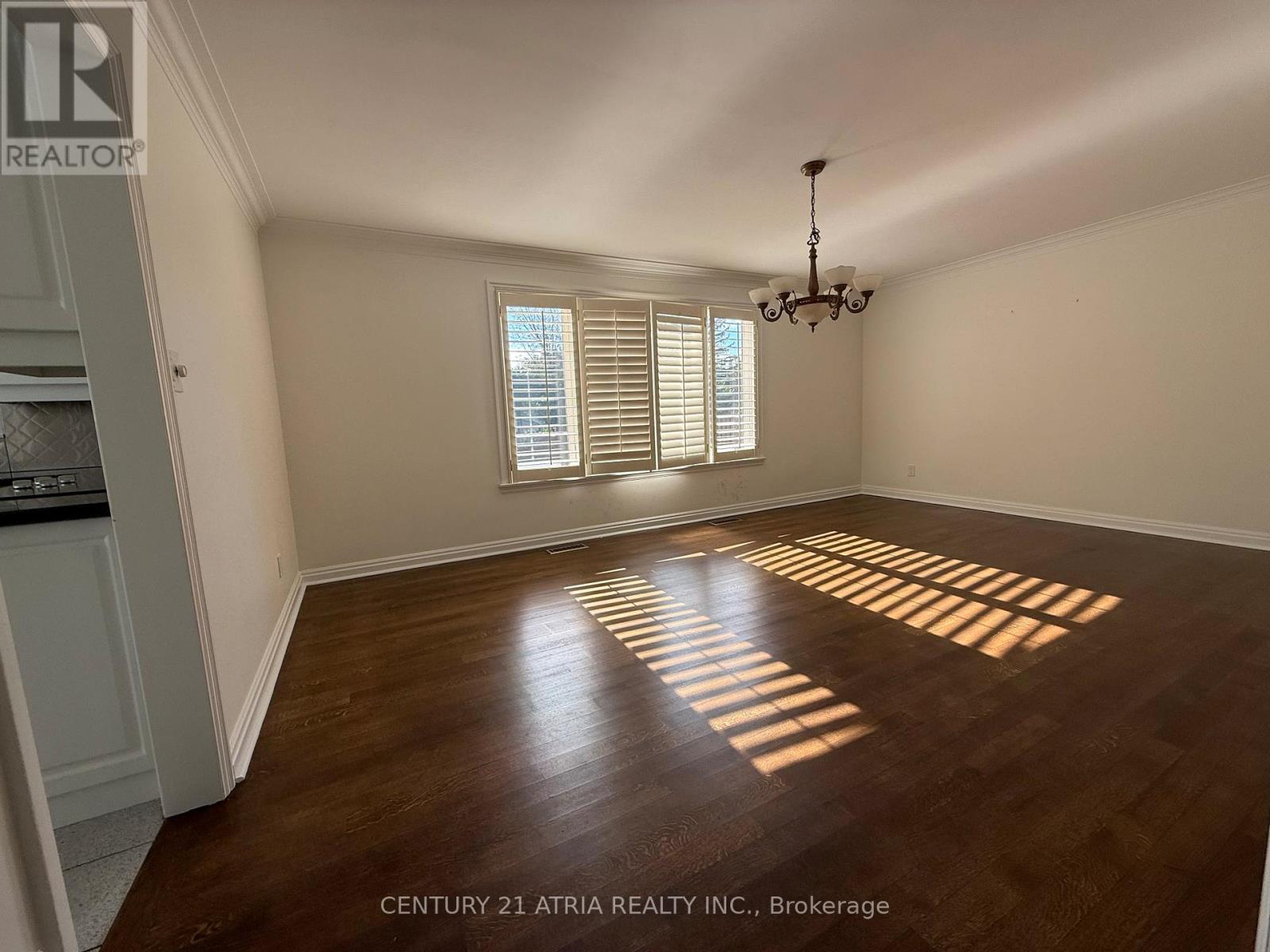 15 Old Colony Road, Toronto, Ontario  M2L 2J7 - Photo 5 - C12485421