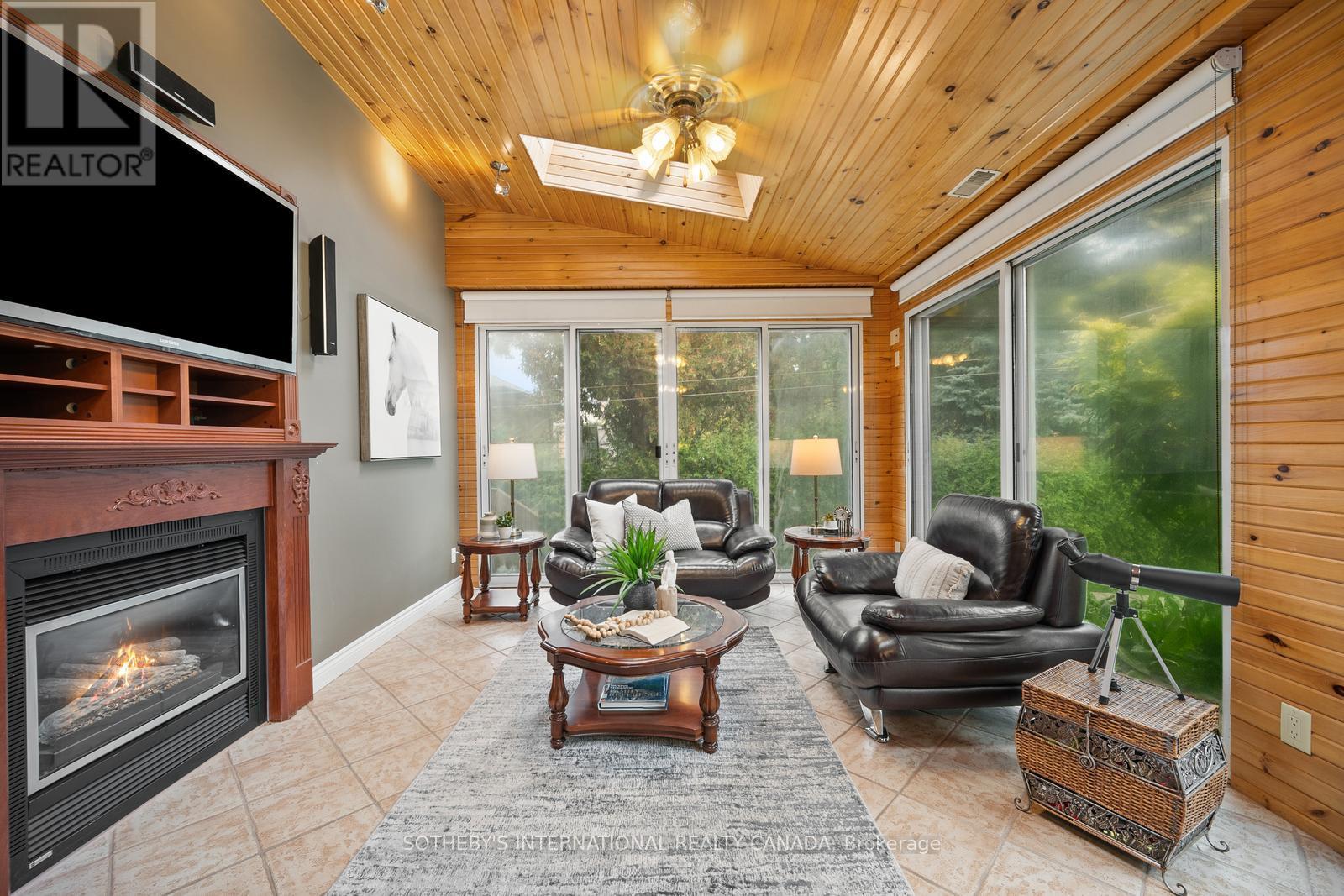 55 Hillside Avenue, Vaughan, Ontario  L4K 1W9 - Photo 16 - C12485450