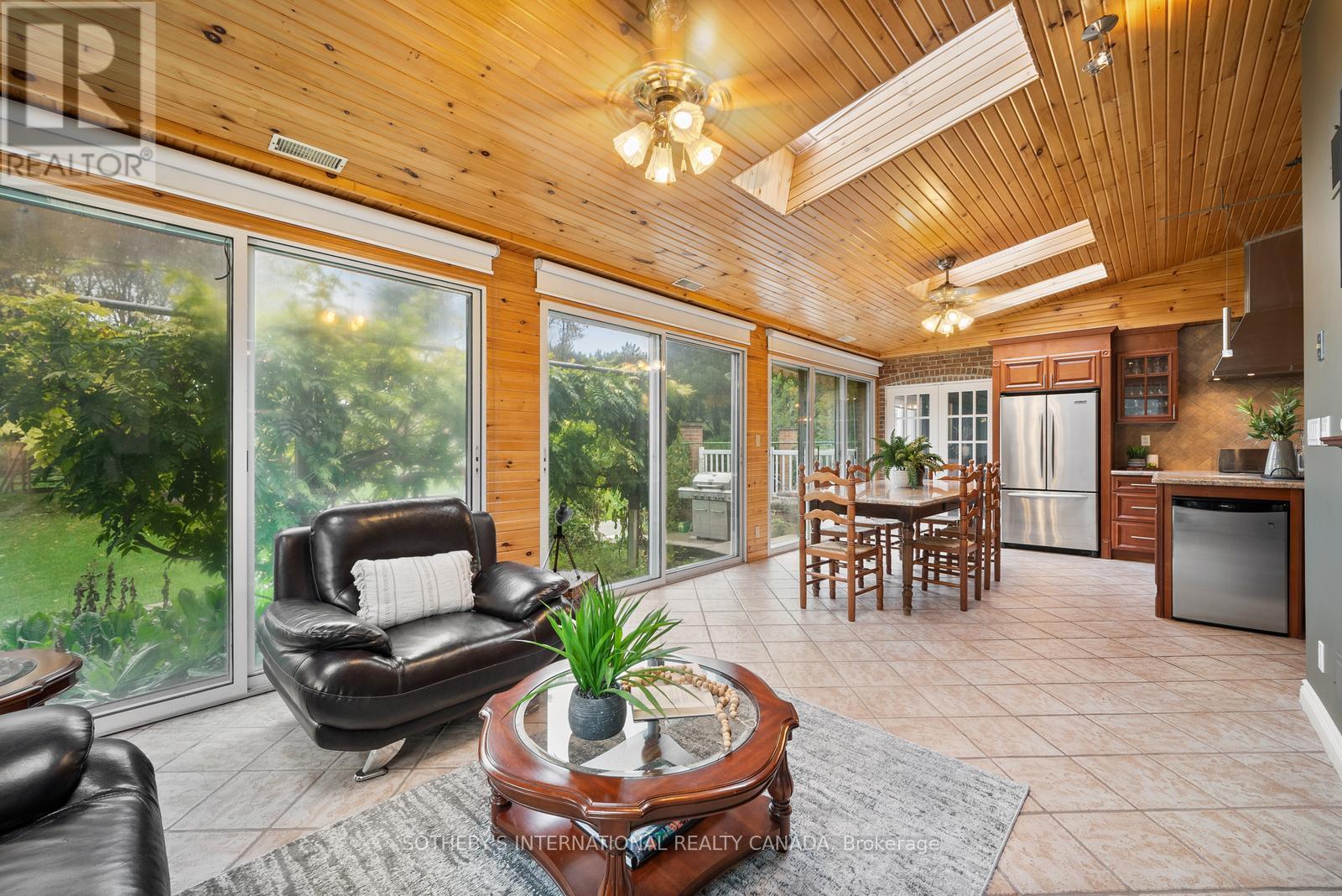 55 Hillside Avenue, Vaughan, Ontario  L4K 1W9 - Photo 17 - C12485450