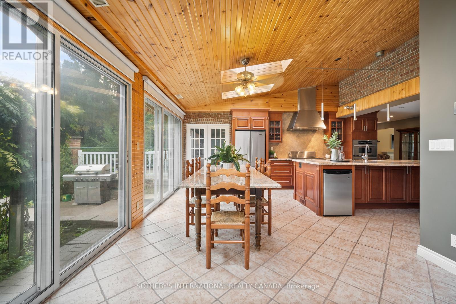 55 Hillside Avenue, Vaughan, Ontario  L4K 1W9 - Photo 18 - C12485450