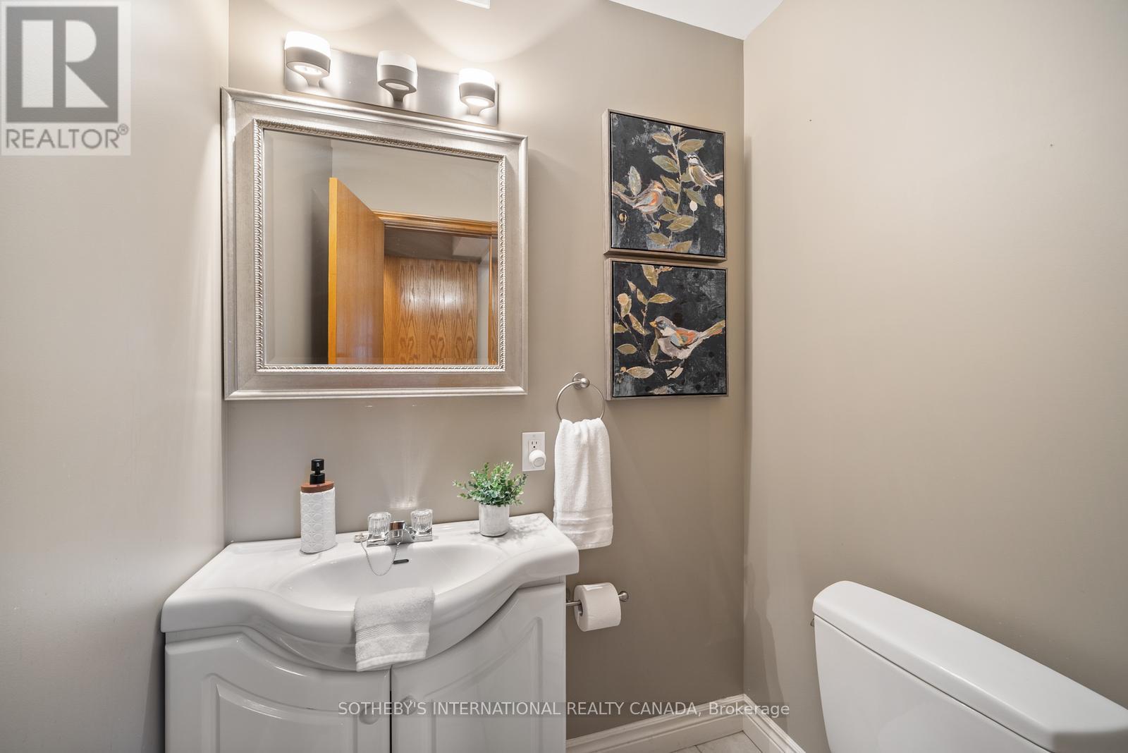 55 Hillside Avenue, Vaughan, Ontario  L4K 1W9 - Photo 19 - C12485450