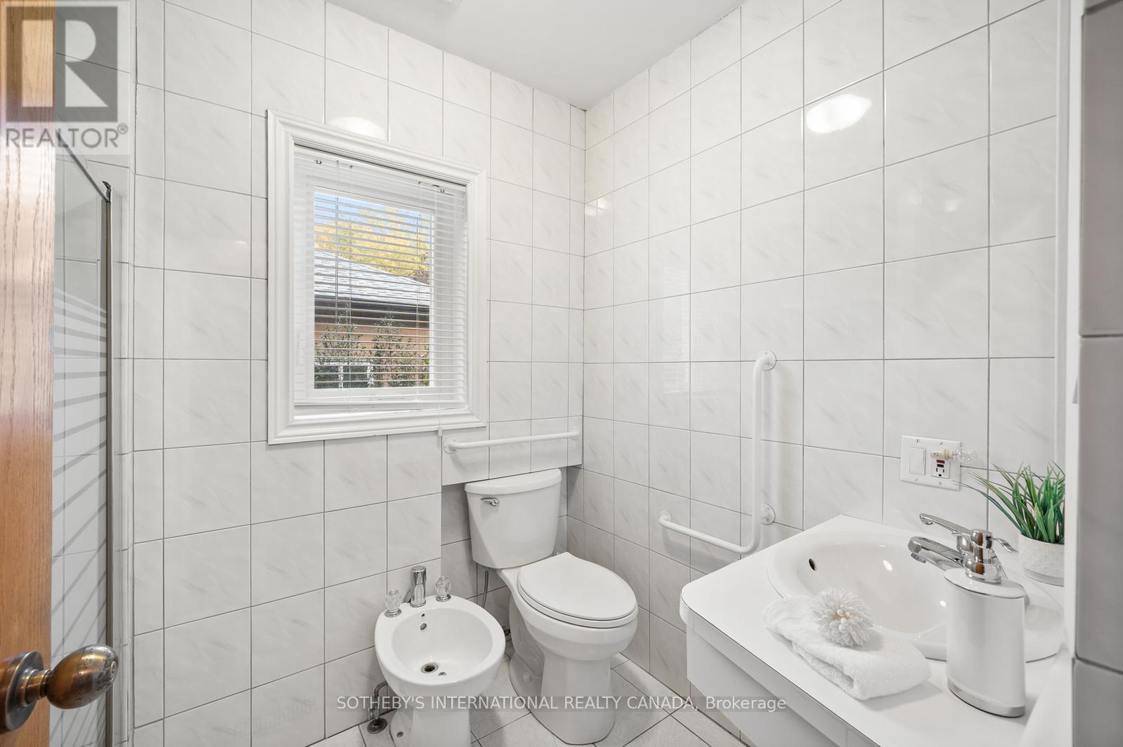 55 Hillside Avenue, Vaughan, Ontario  L4K 1W9 - Photo 23 - C12485450