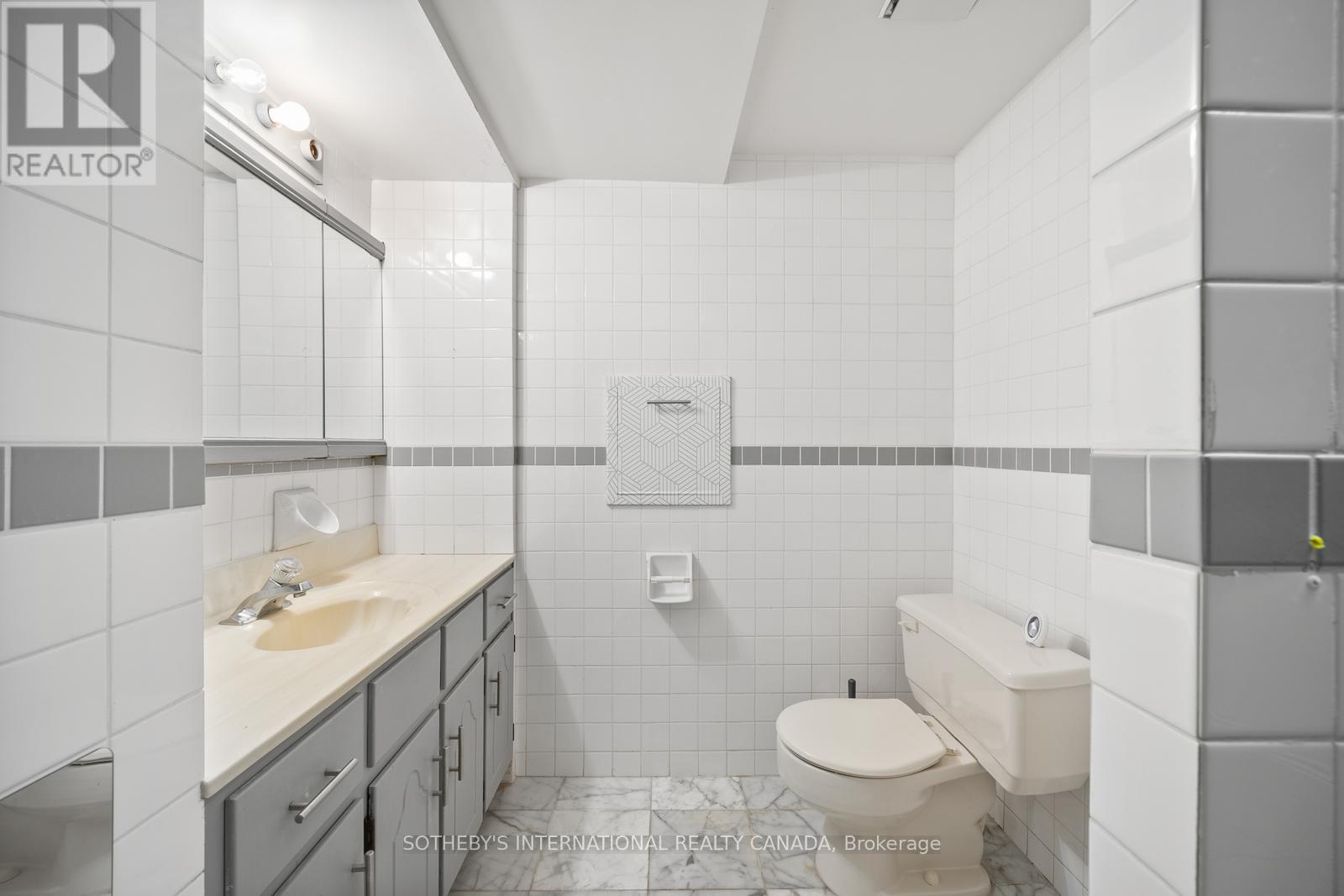 55 Hillside Avenue, Vaughan, Ontario  L4K 1W9 - Photo 38 - C12485450