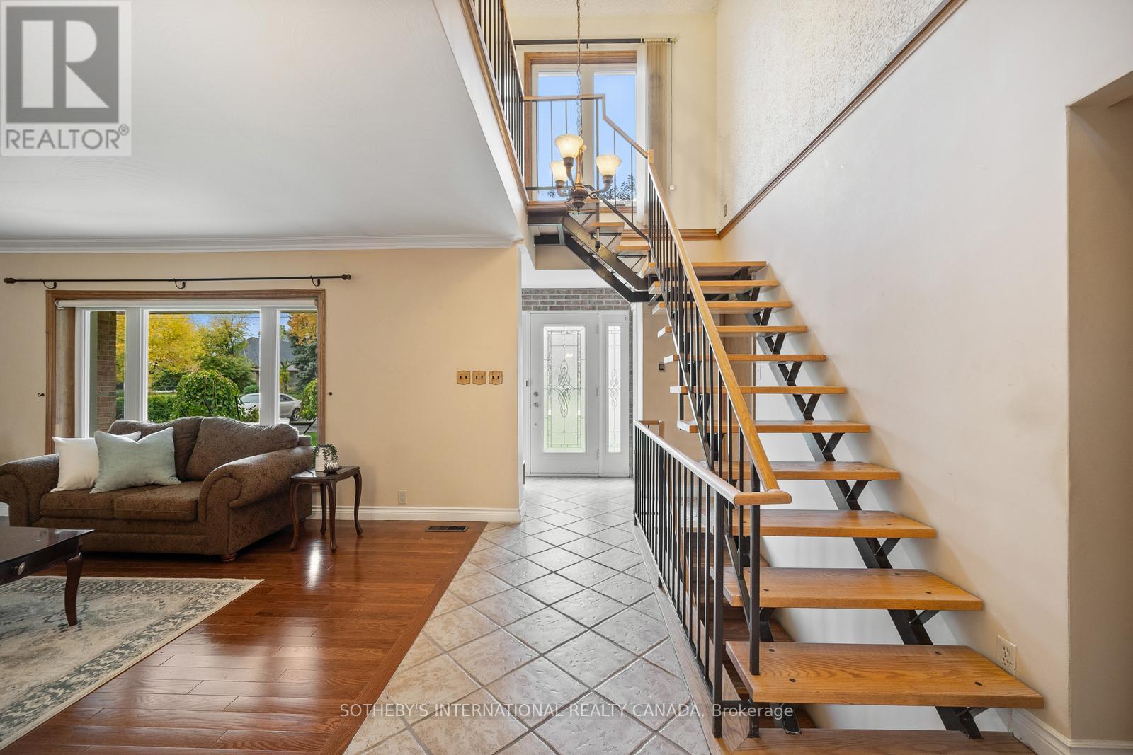 55 Hillside Avenue, Vaughan, Ontario  L4K 1W9 - Photo 7 - C12485450