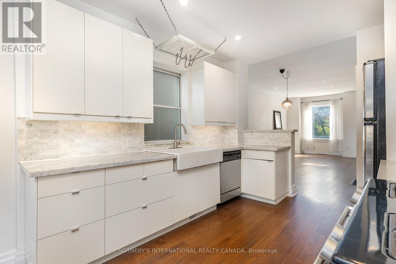 114 Shaftesbury Avenue, Toronto, Ontario  M4T 1A5 - Photo 5 - C12485456