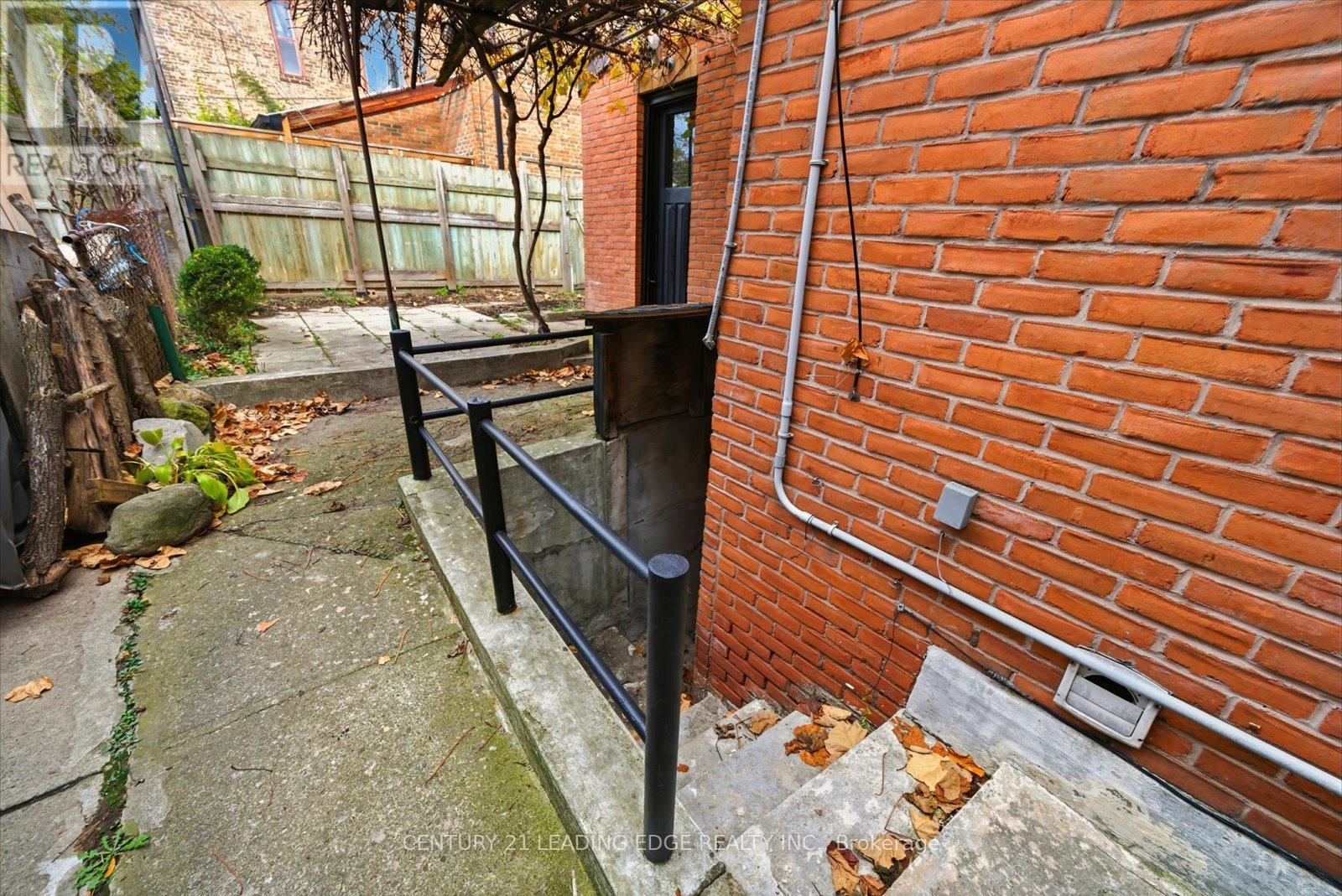 30 Ulster Street, Toronto, Ontario  M5S 1E3 - Photo 29 - C12485463