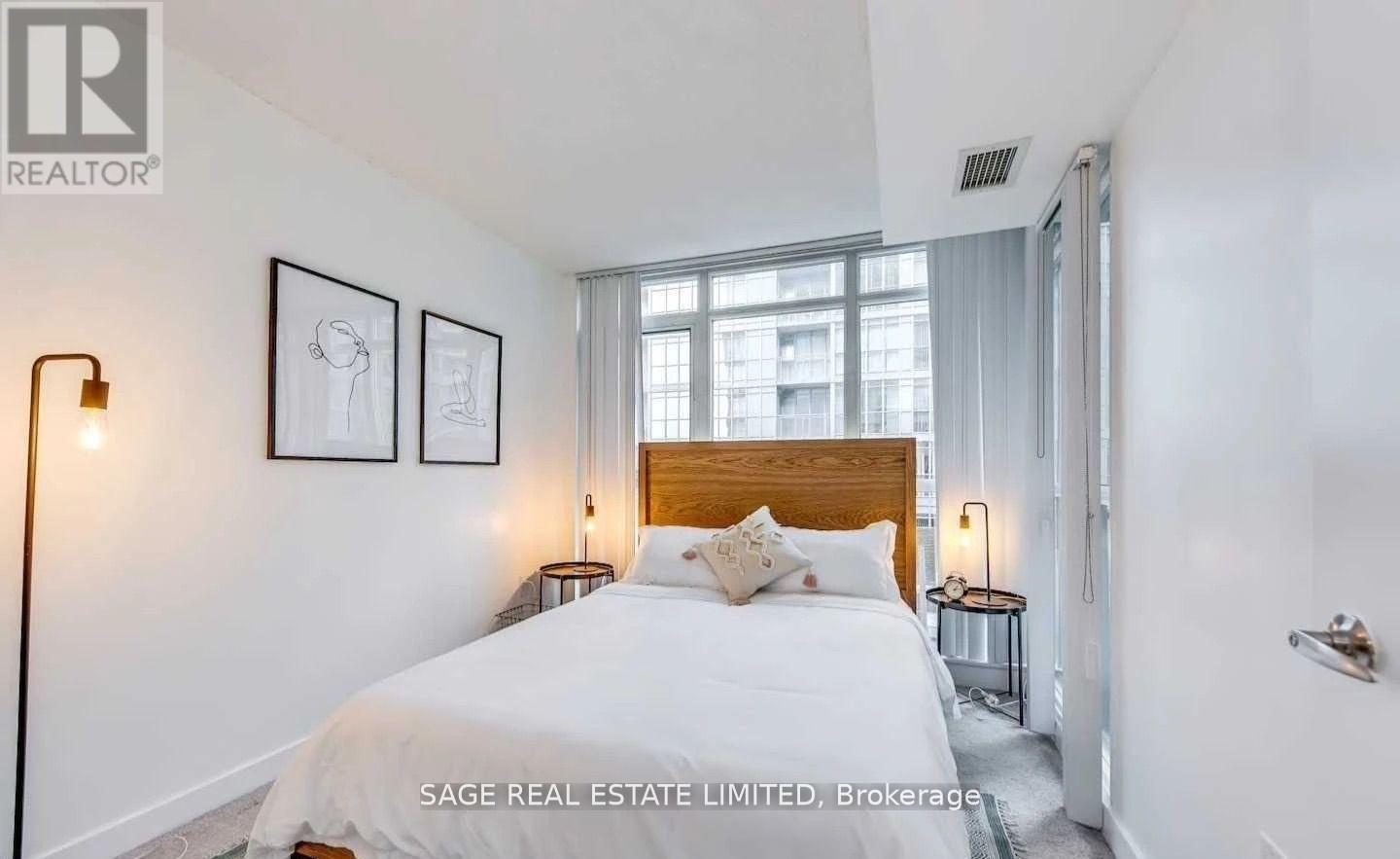 316 - 10 Capreol Court, Toronto, Ontario  M5V 4B3 - Photo 8 - C12485522