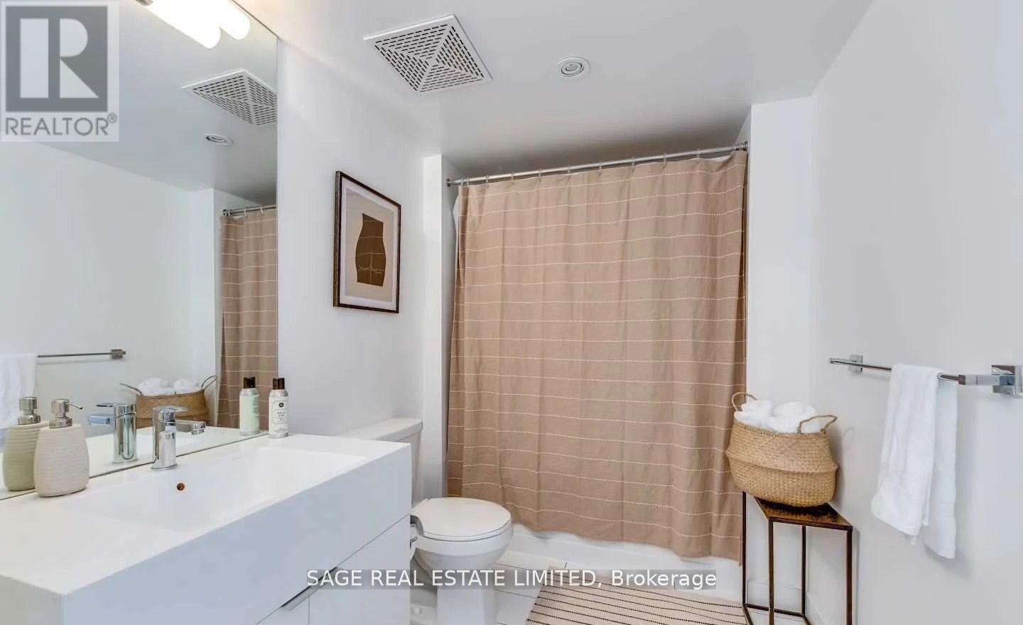 316 - 10 Capreol Court, Toronto, Ontario  M5V 4B3 - Photo 9 - C12485522