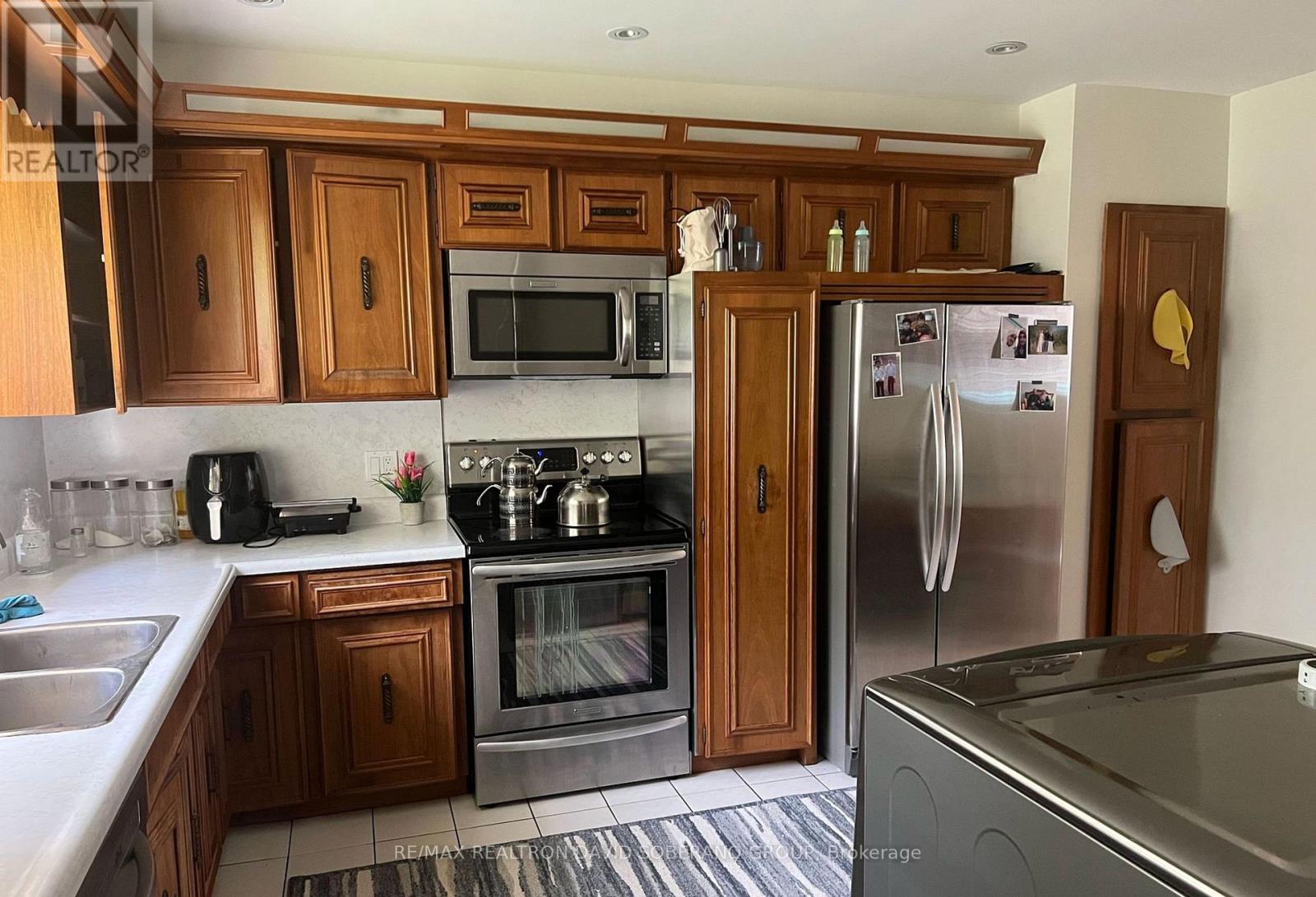 147 Almore Avenue, Toronto, Ontario  M3H 2H9 - Photo 5 - C12485545