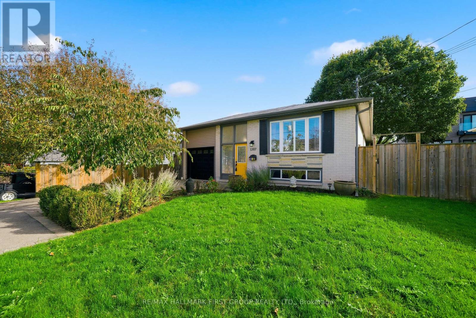 1307 Broadview Street, Pickering, Ontario  L1W 1C1 - Photo 3 - E12485612