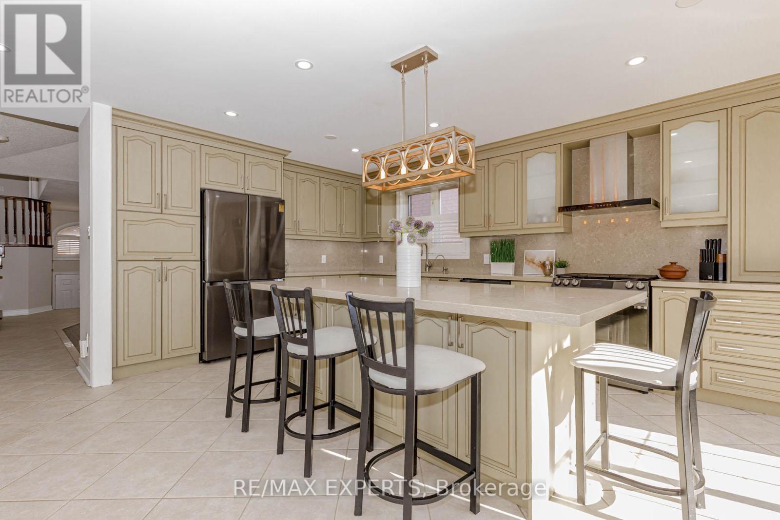 5 Temple West Crescent, Ajax, Ontario  L1T 4J5 - Photo 13 - E12485394