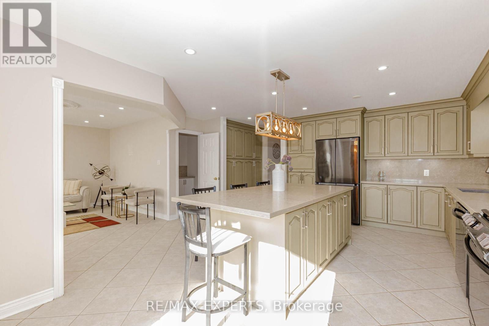 5 Temple West Crescent, Ajax, Ontario  L1T 4J5 - Photo 15 - E12485394